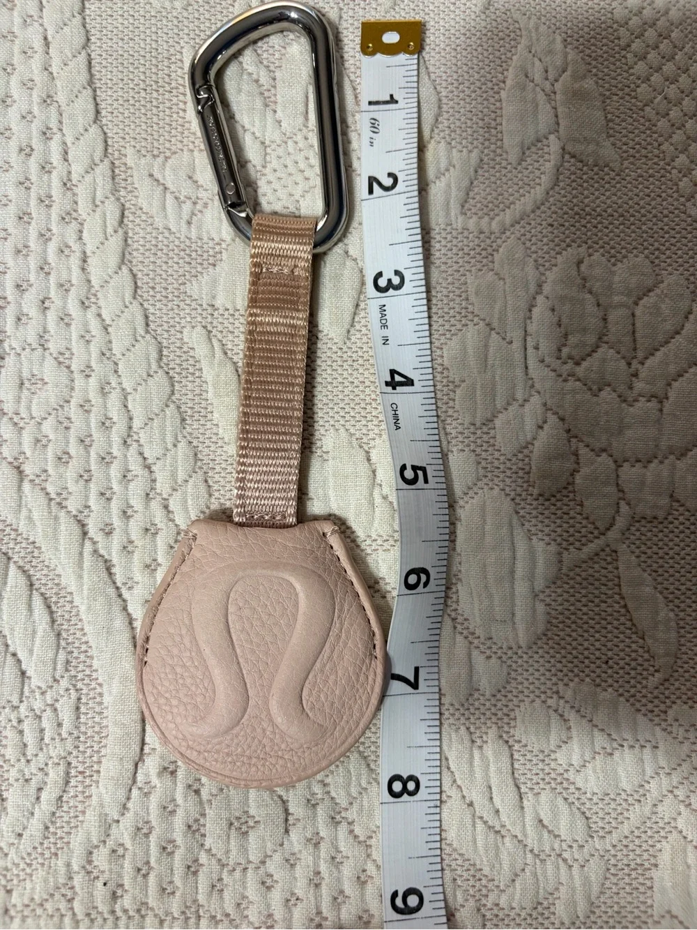 NWOT Lululemon leather key chain holder light pink great gift neutral quiet luxu